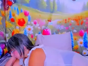 Indianroxy27  live sex cam