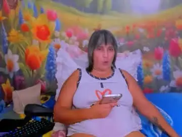 Indianroxy27  live sex cam