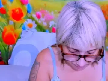 Indianroxy27  live sex cam