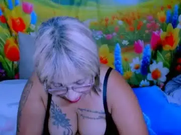 Indianroxy27  live sex cam