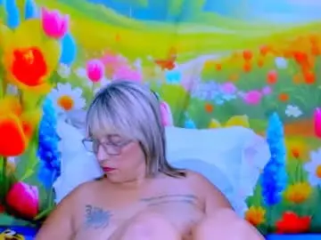 Indianroxy27  live sex cam
