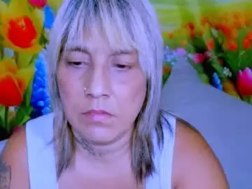 Indianroxy27  live sex cam