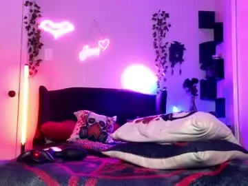 Ivey_strigoi  live sex cam