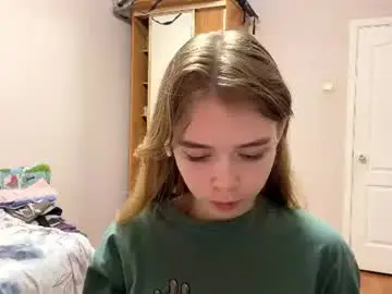 Lateshastarnaud  live sex cam