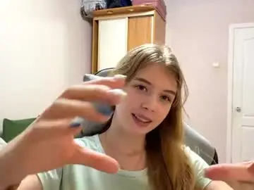 Lateshastarnaud  live sex cam