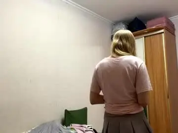 Lateshastarnaud  live sex cam