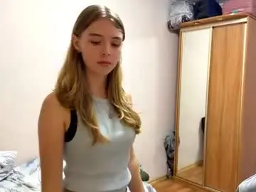 Lateshastarnaud  live sex cam