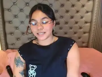 Naomi_cute_  live sex cam