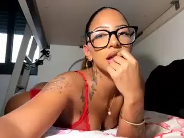 Noemibaby24  live sex cam