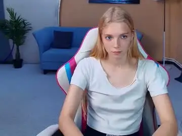 Sonyalaviola  live sex cam