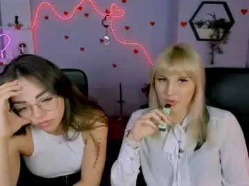 Alma_rune  live sex cam