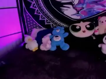 Daryimiau  live sex cam