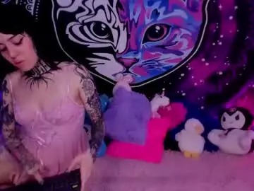 Daryimiau  live sex cam