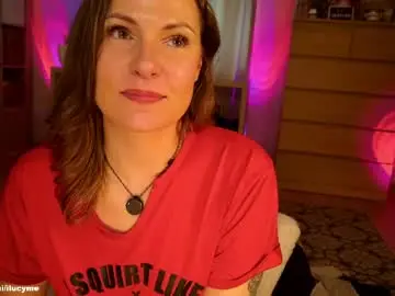 Ilucyme  live sex cam