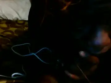 Nikkii304  live sex cam