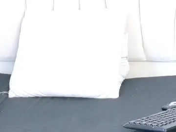 Bonieklent  live sex cam