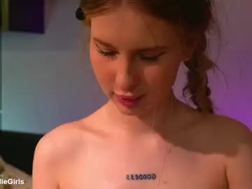 Cielomio  live sex cam