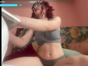 Daddysbabybird  live sex cam