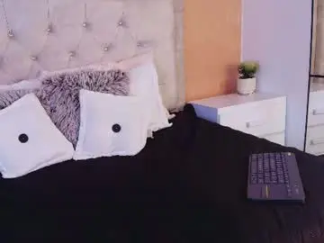 Lola__crystal  live sex cam