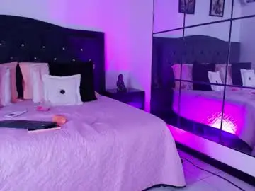 Lola__crystal  live sex cam