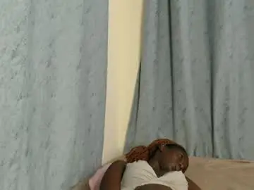 Luo_queen  live sex cam