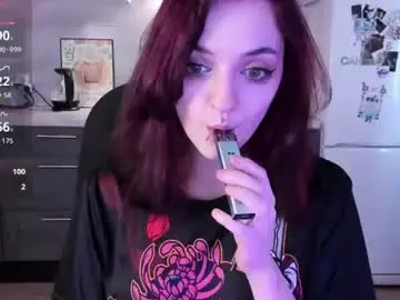 Sweeeetpoison  live sex cam