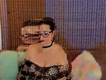 Ariana_cross_  live sex cam