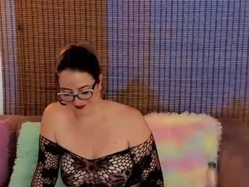 Ariana_cross_  live sex cam