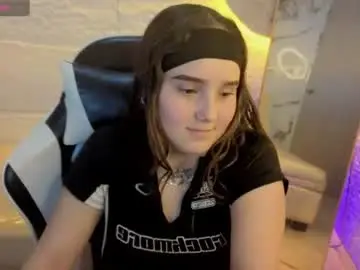 Black_russo_r_  live sex cam