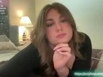 Daddyslittlegirl12  live sex cam
