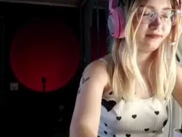 Elizsnelson  live sex cam