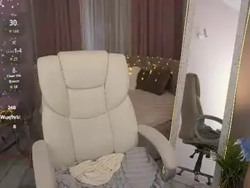 Hotaurax  live sex cam