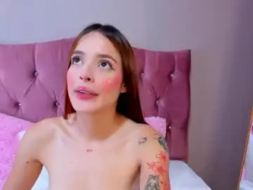 Kittymiller18  live sex cam