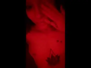 Lulugreeneyes  live sex cam