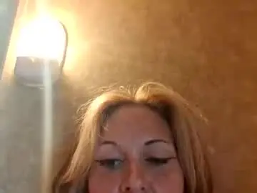 Blandiaxis  live sex cam