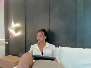 Elaia_hatman  live sex cam