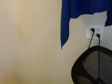 Elinareign  live sex cam