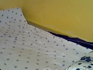 Sexy_smiley13  live sex cam