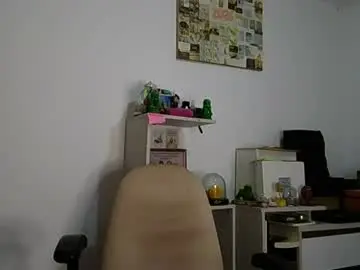Alia_lombardi  live sex cam