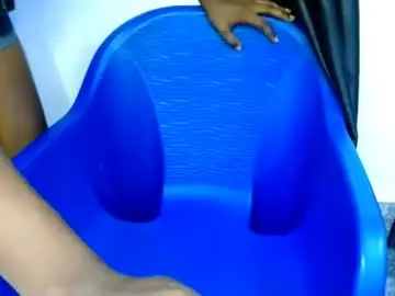 Emily_pussy19  live sex cam