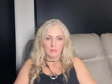 Flirtydirtyfiona  live sex cam