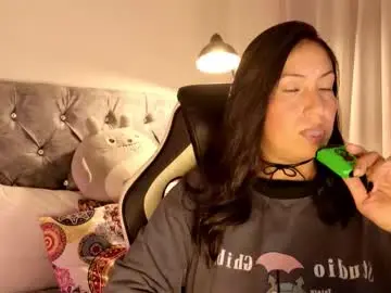 Katybelladonna  live sex cam