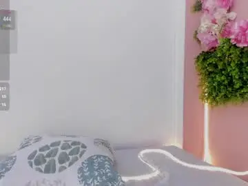Mulan_queen  live sex cam
