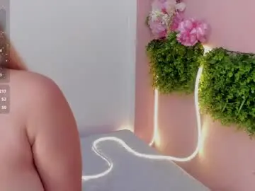 Mulan_queen  live sex cam
