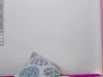 Mulan_queen  live sex cam