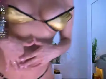 Scarletthalls  live sex cam