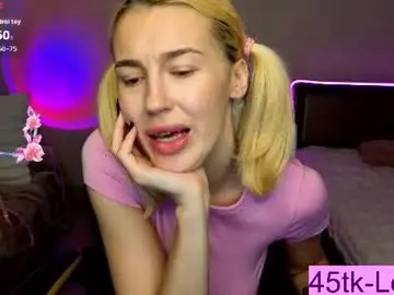 Silkauburn  live sex cam