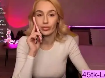 Silkauburn  live sex cam