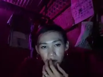 Ursweetlarry  live sex cam