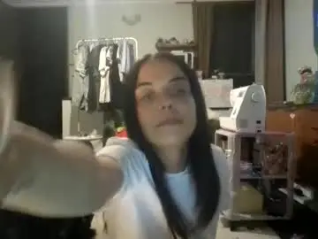 Valvettgreen  live sex cam